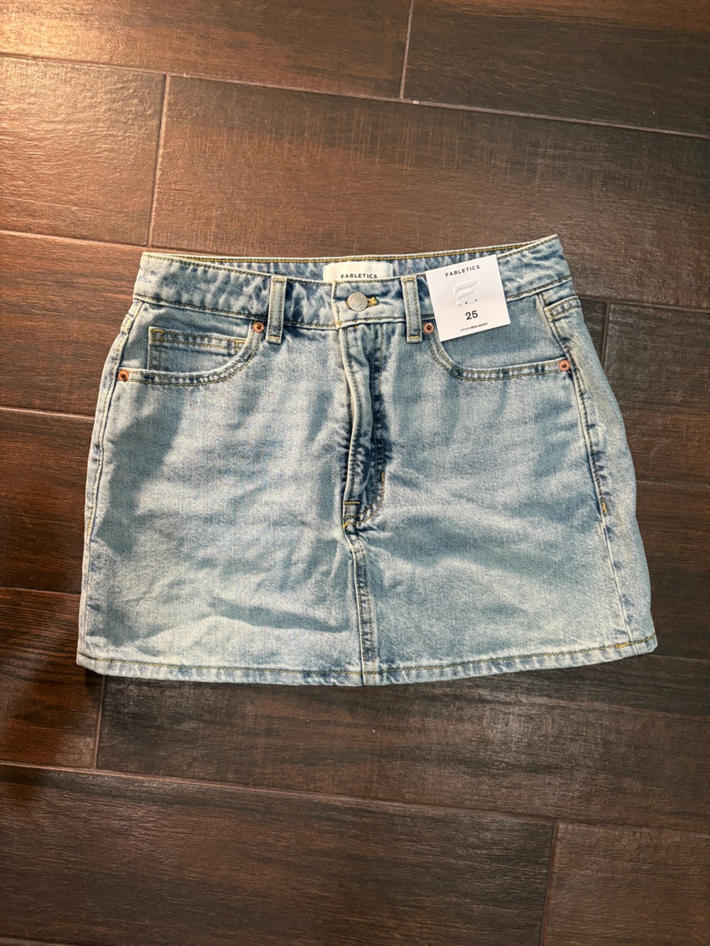 NWT Fabletics Light Blue Denim Skirt 25 Size 0